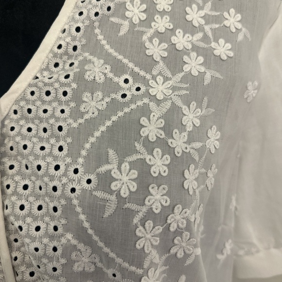 White Embellished Short Sleeve Blouse with Mandarin Collar - Picture 3 of 4